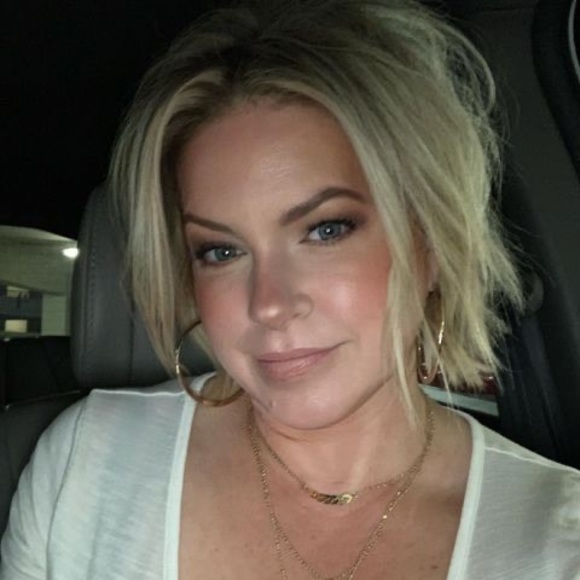 Meet your Posher, Tracie - Picture 1 of 1